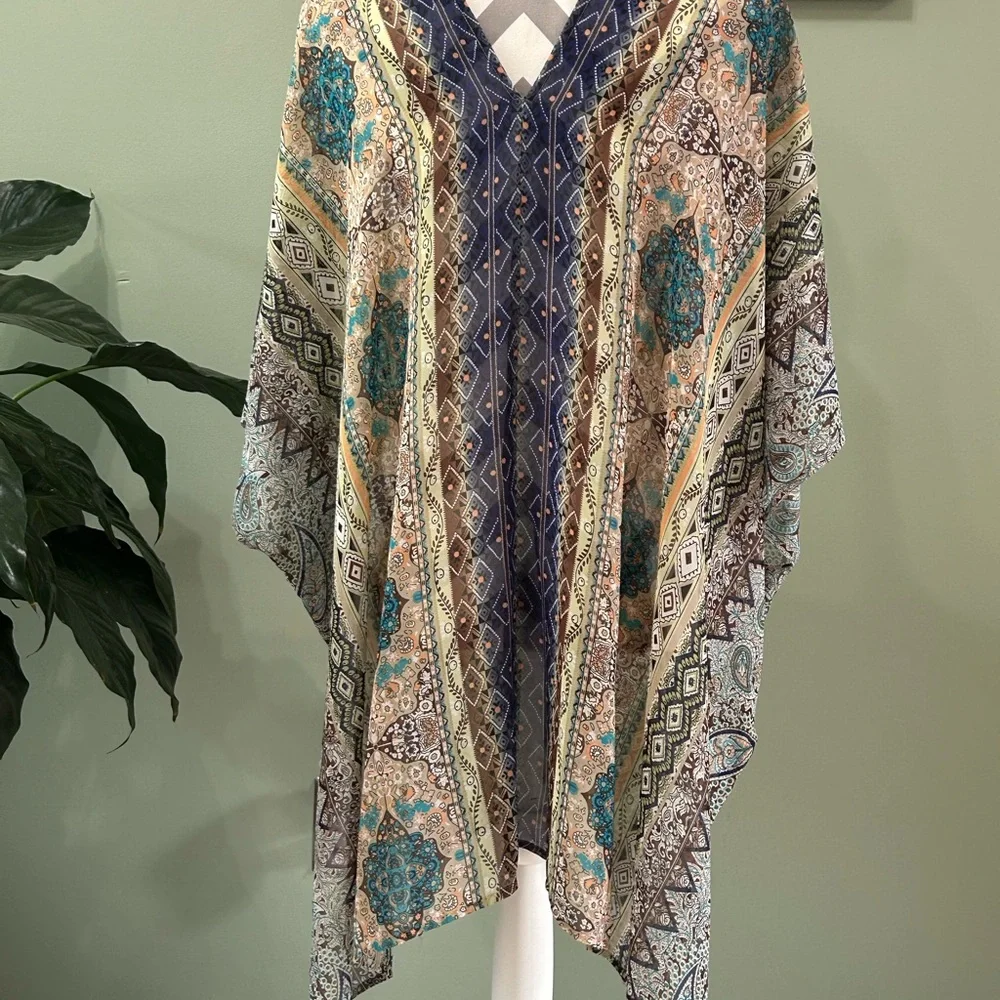 Daniel Rainn Blue and Brown Patterned Kimono - Picture 2 of 3